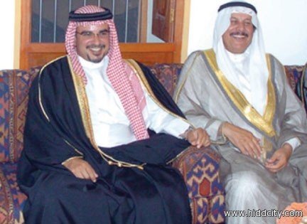 مع صاحب السمو ولي العهد رئيس الوزراء في إحدى زياراته لمجلس المسلم بالحد